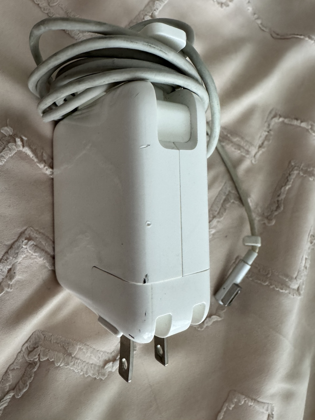 Apple MacBook Charger - photo 2