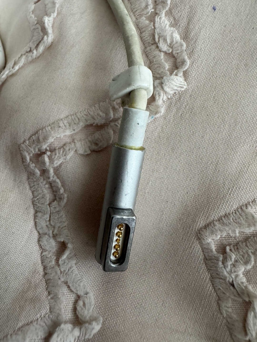Apple MacBook Charger - photo 3
