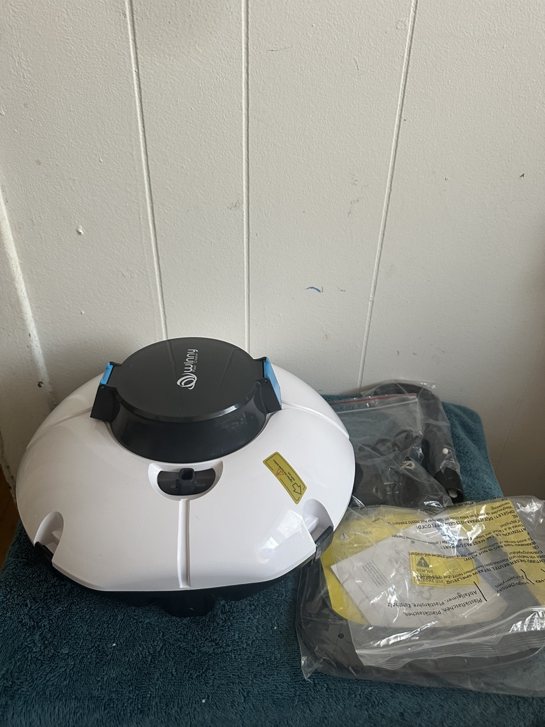 Winny Cordless Robotic Pool Cleaner - photo 2