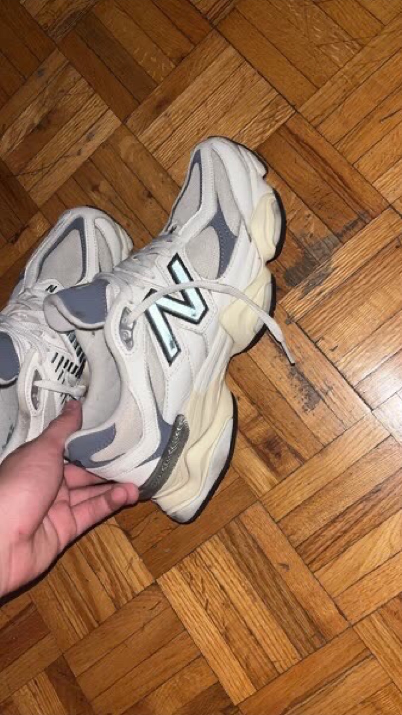 New Balance 9060 Sneakers - Size 8.5US - photo 4
