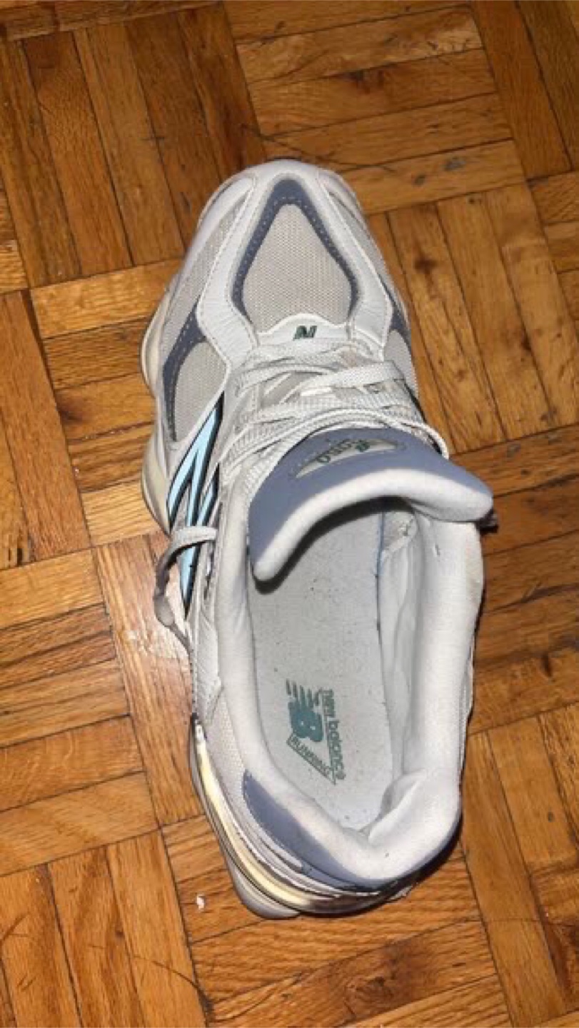 New Balance 9060 Sneakers - Size 8.5US - photo 5