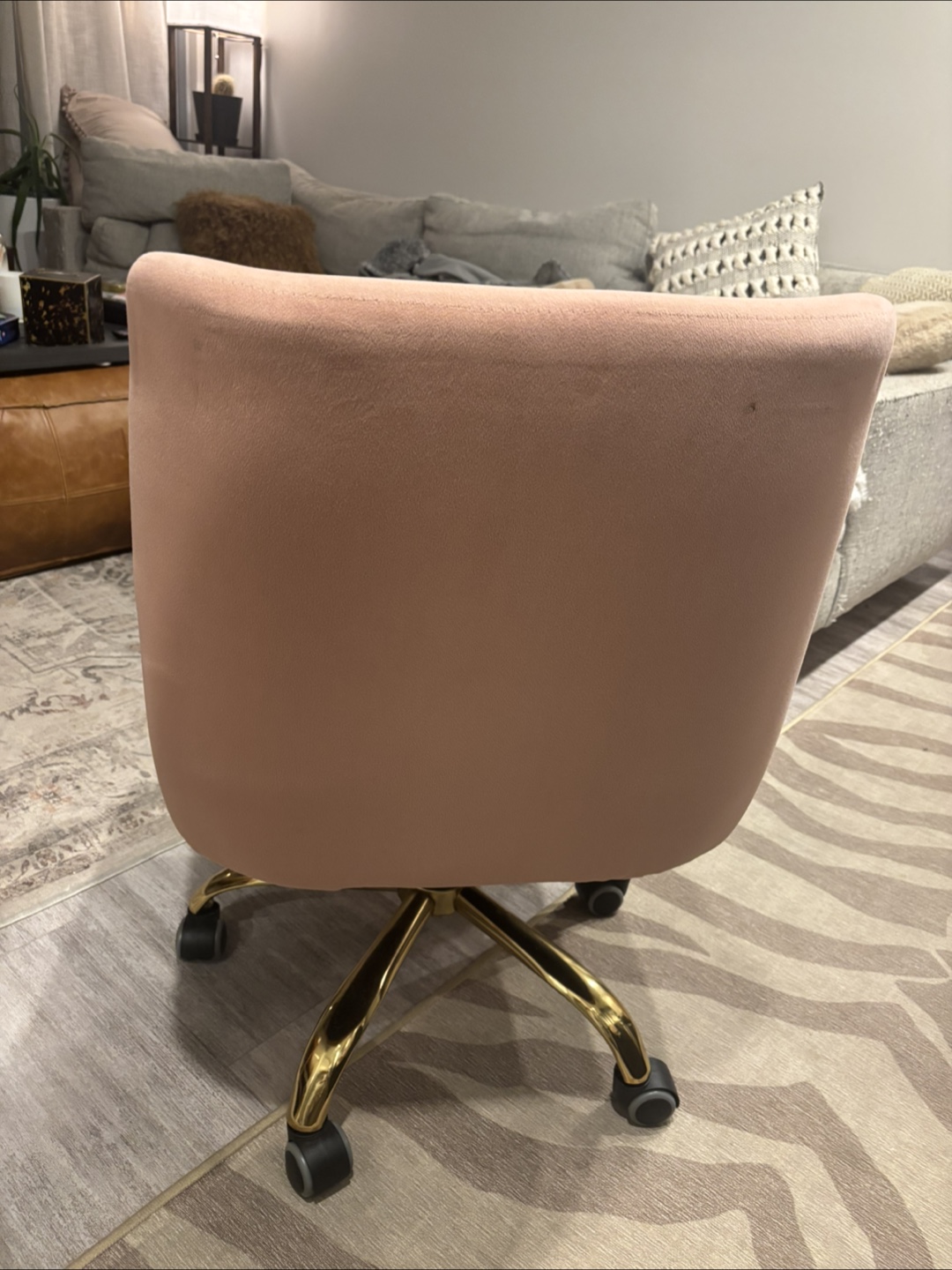 Pink Velvet Office Chair - photo 2