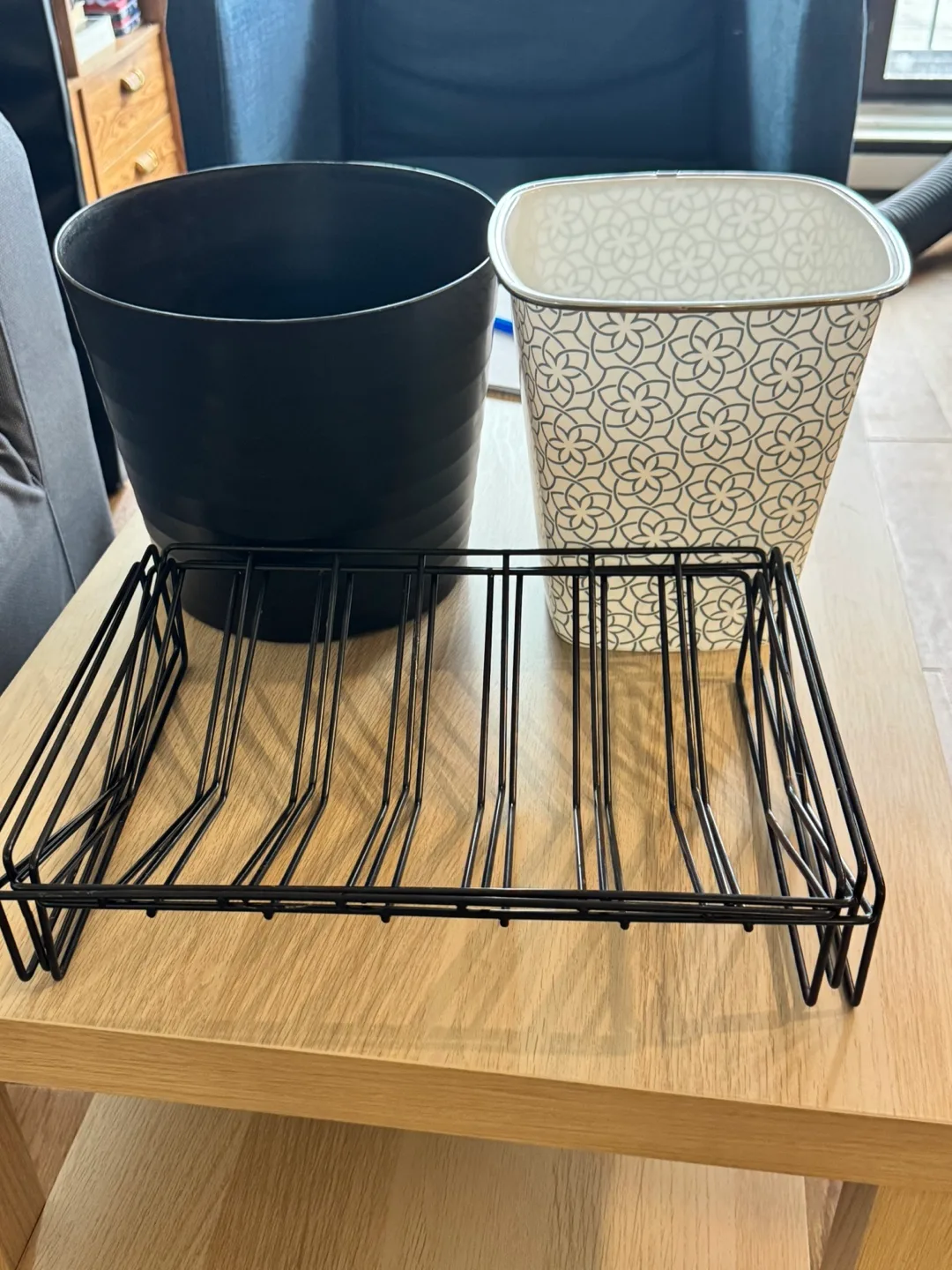 Home Decor: Black & White Planters + Rack thumbnail