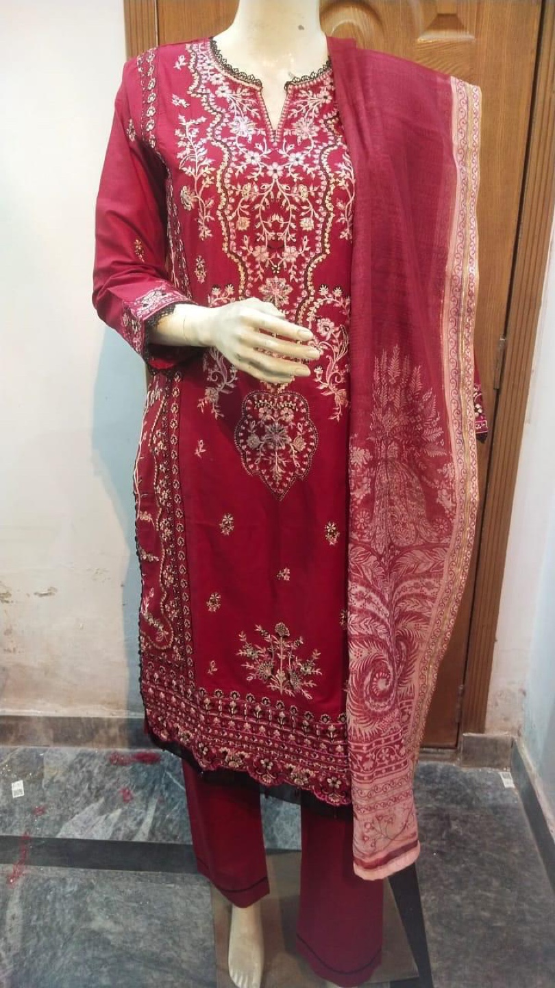 Three piece Salwar Kameez - photo 4