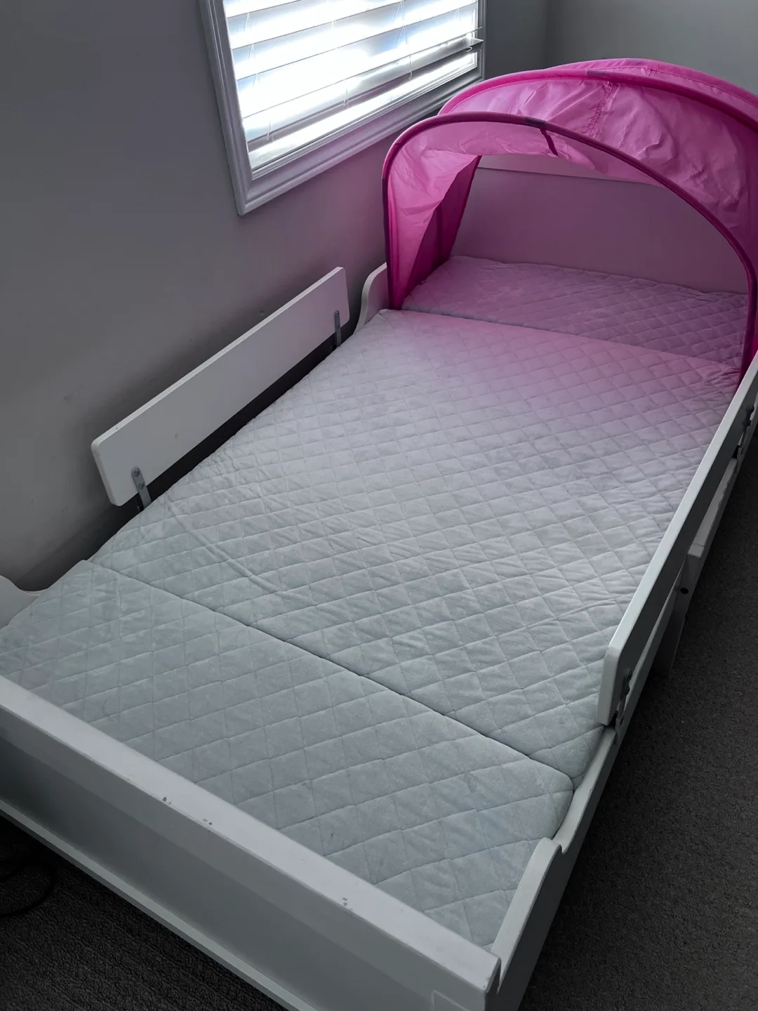 IKEA adjustable twin bed for kids image indicator(2)