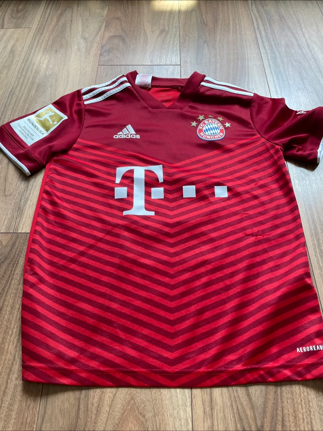 Davies- FC Bayern Munich Jersey image indicator(2)