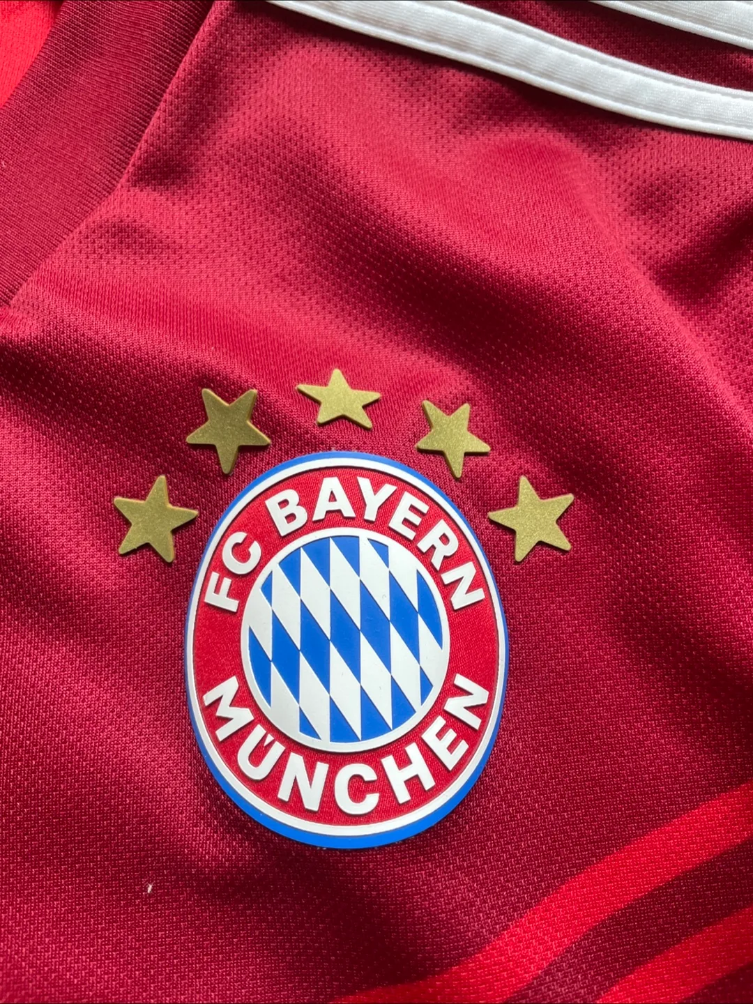 Davies- FC Bayern Munich Jersey image indicator(3)