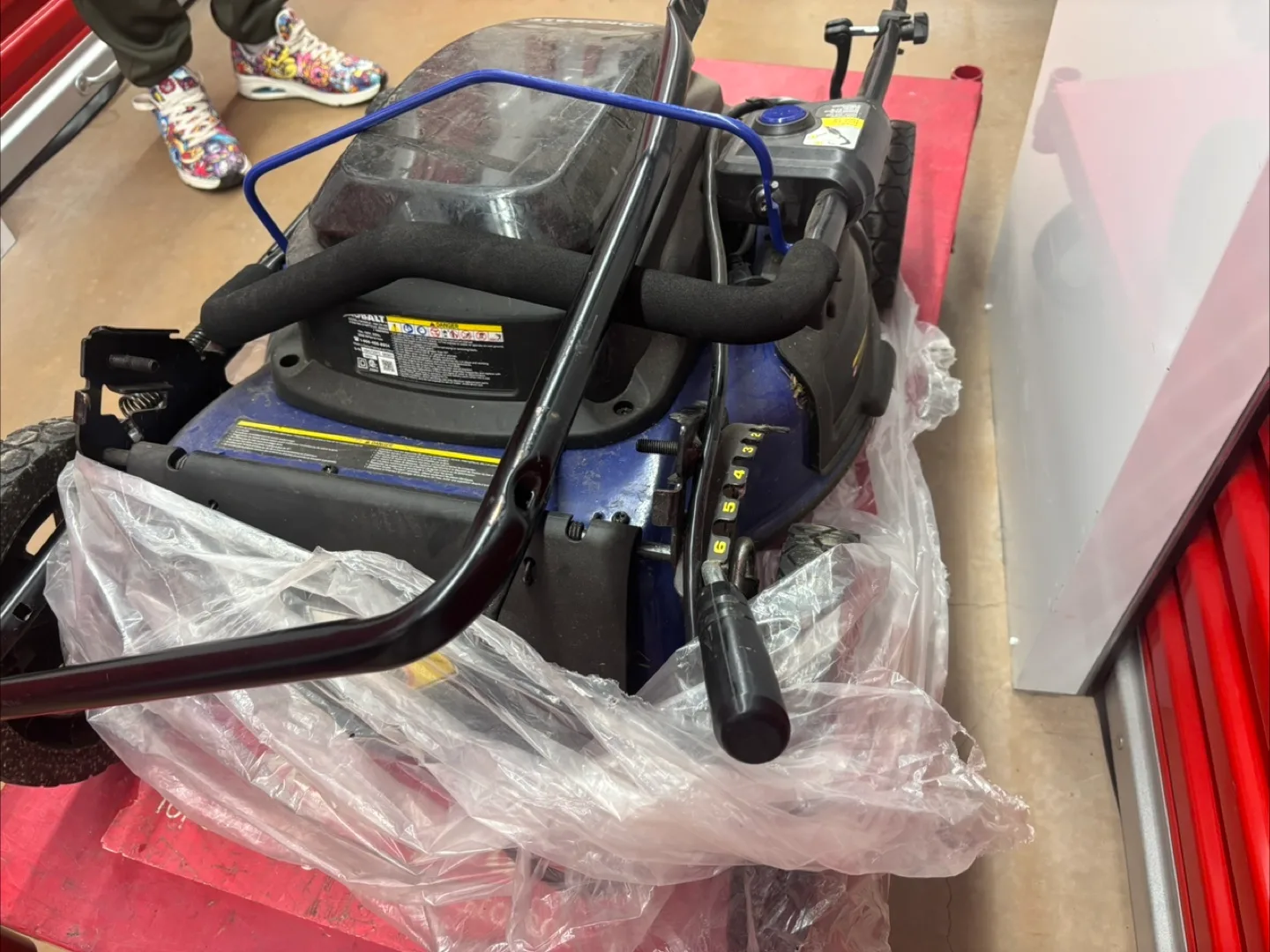 Lawn mower Kobalt 21-in image indicator(3)