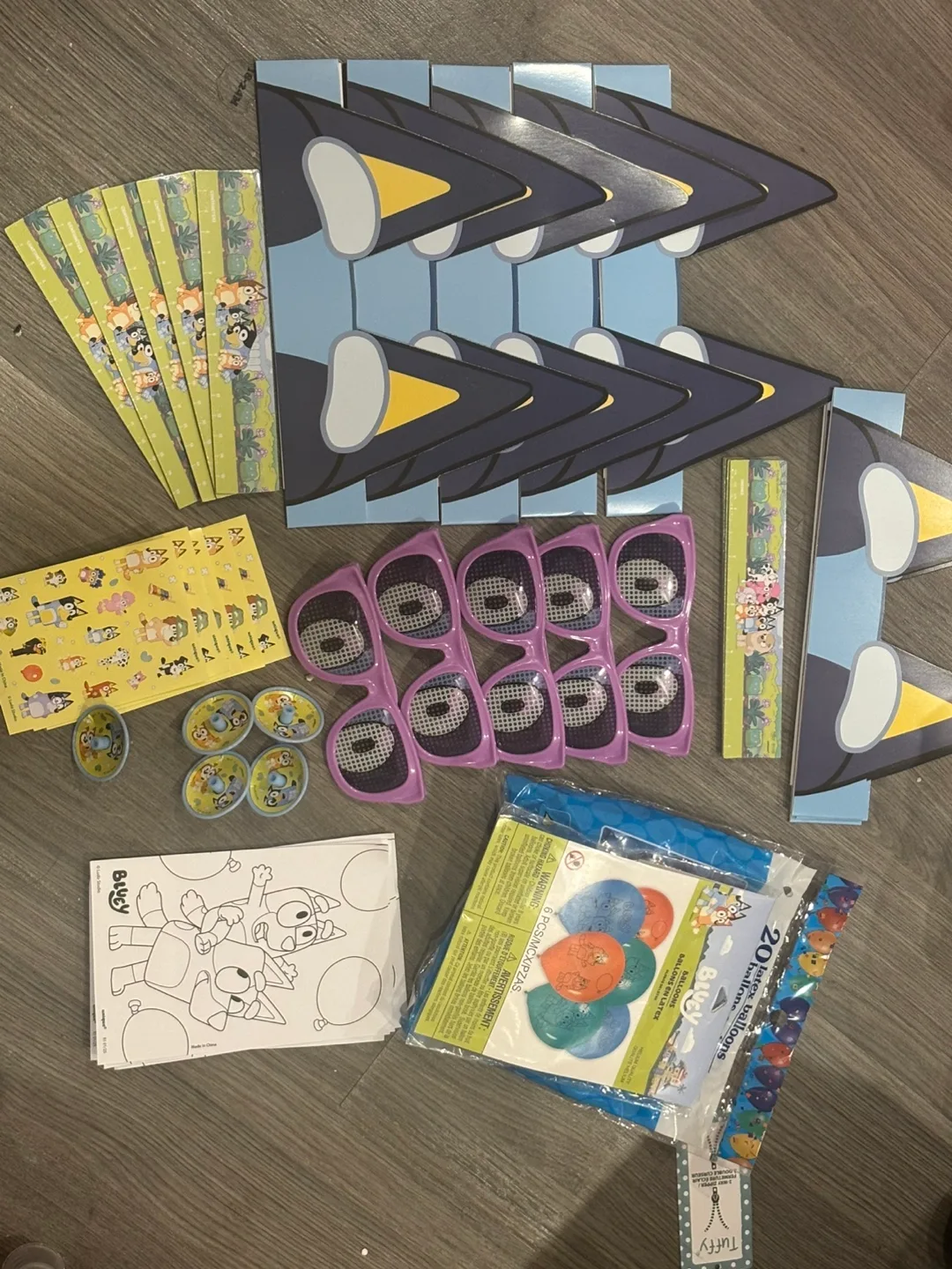 Bluey Cups, Scratch Art, Mini Figures Bundle thumbnail