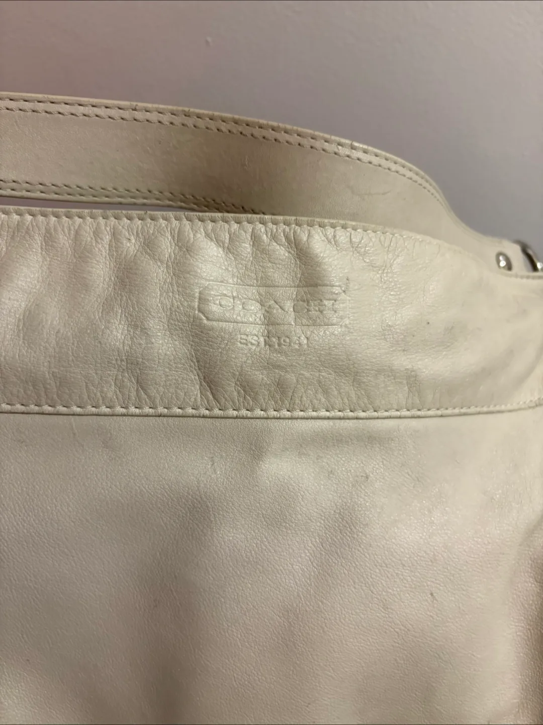 Coach Cream Leather Hobo Bag image indicator(2)