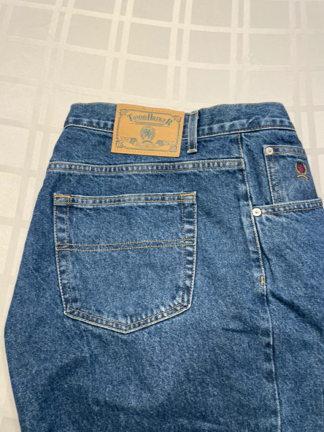 Tommy Hilfiger Jeans - Size 40/32 thumbnail