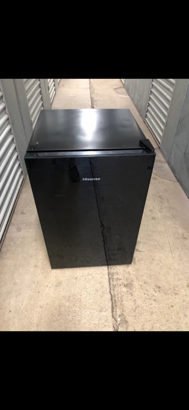 Mini fridge 4.4 cu.ft thumbnail