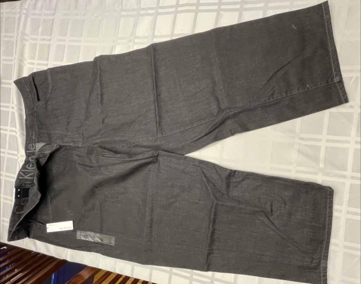 Calvin Klein Jeans, Size 48x32