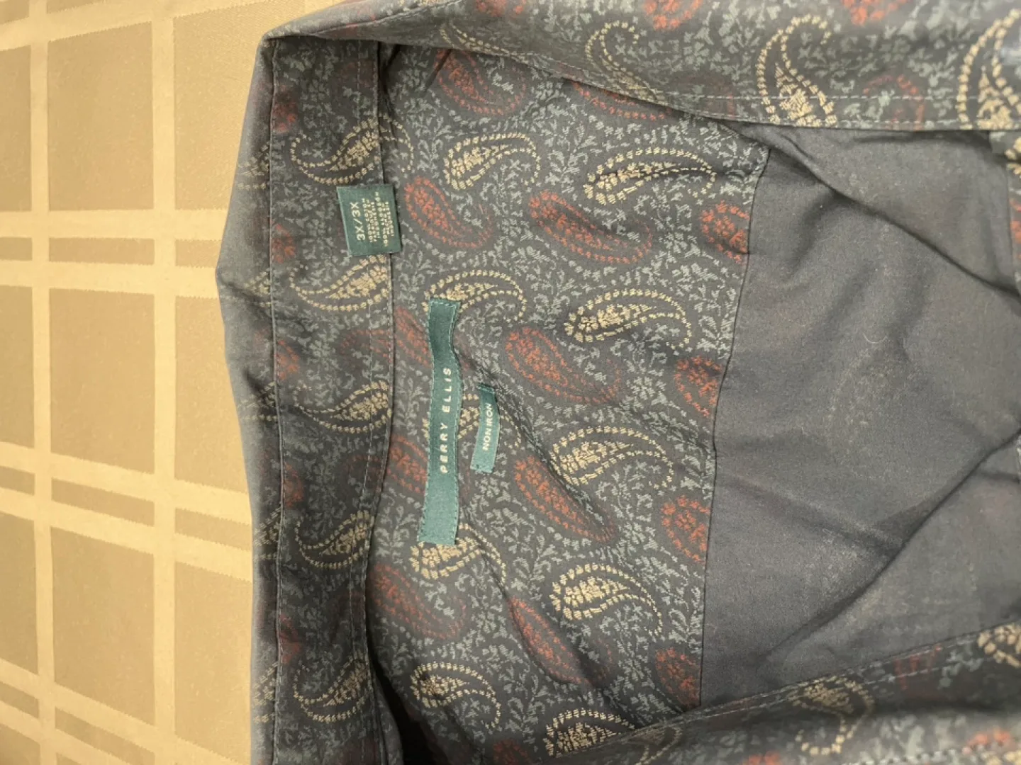 Perry Ellis Men's 2X/3X Dress Shirt image indicator(2)