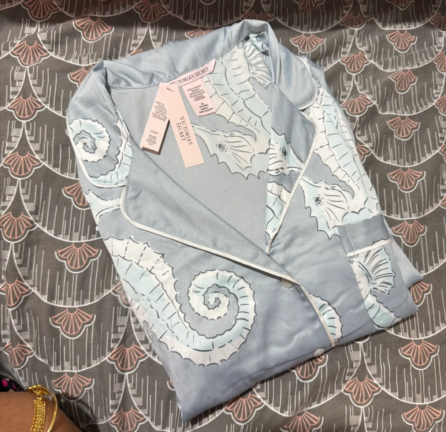 Victoria's Secret Pajama Set - Size M image indicator(3)