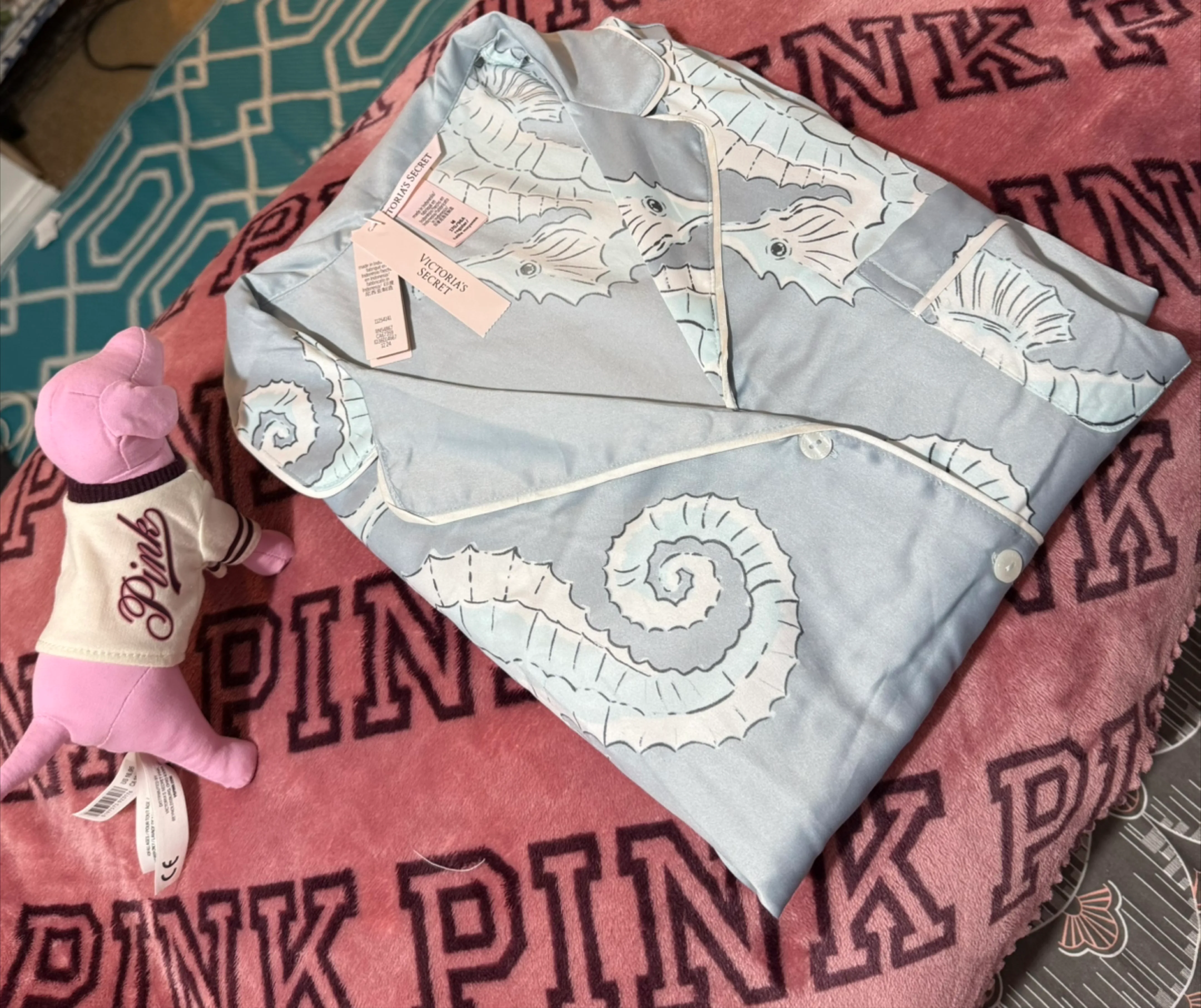 Victoria's Secret Pajama Set - Size M image indicator(4)