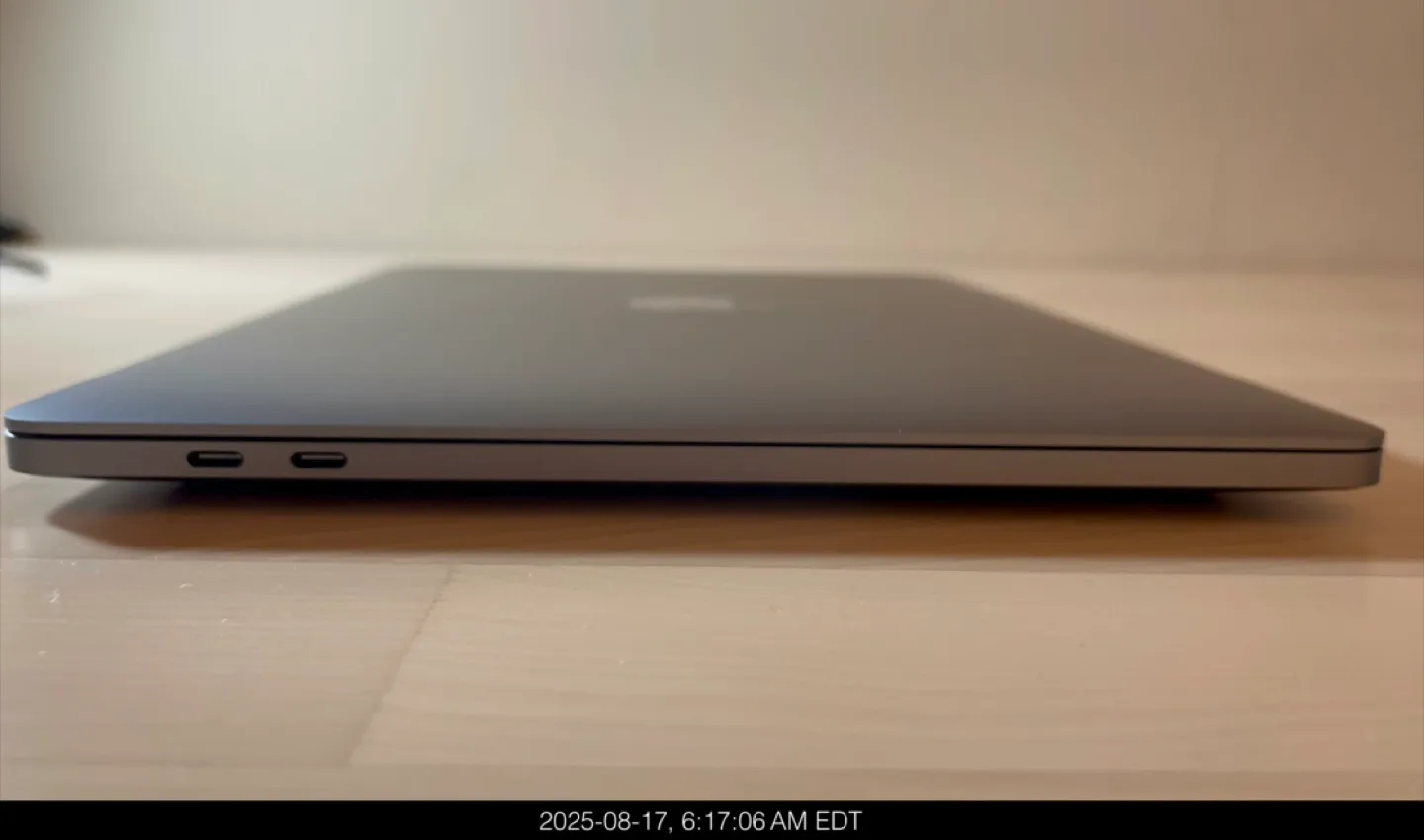 Mint Condition Apple MacBook Pro M2 13” (8GB/512GB) image indicator(5)