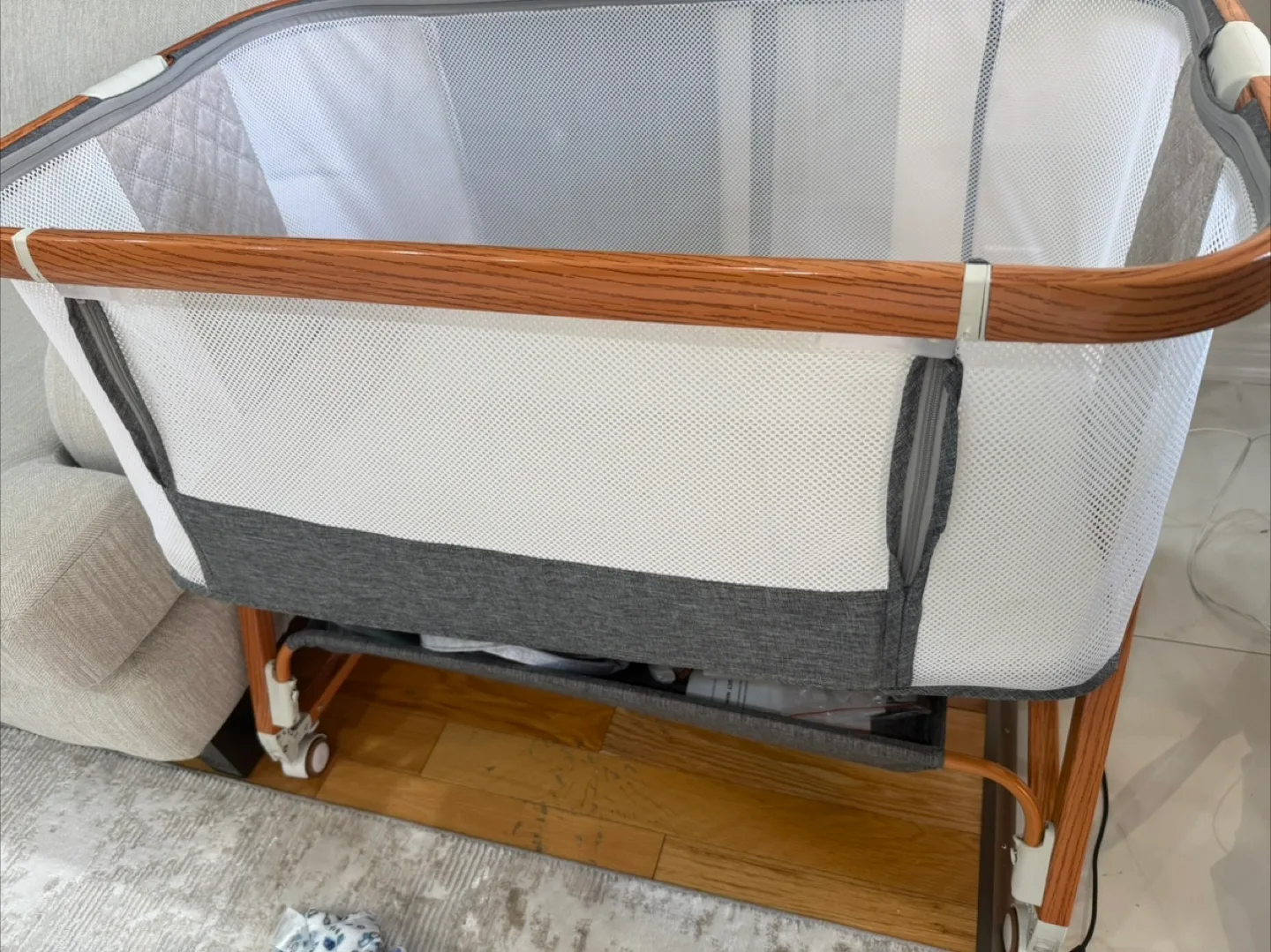 3-in-1 Convertible Baby Bassinet image indicator(6)