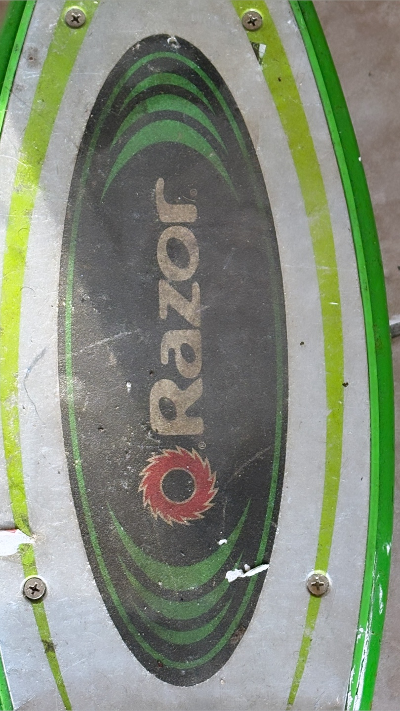 RAZOR ELECTRIC SCOOTER - photo 2