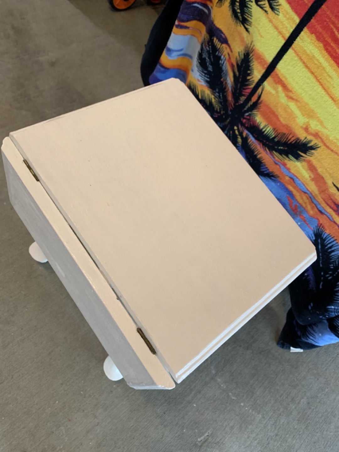 White Drop Leaf End Table - photo 4