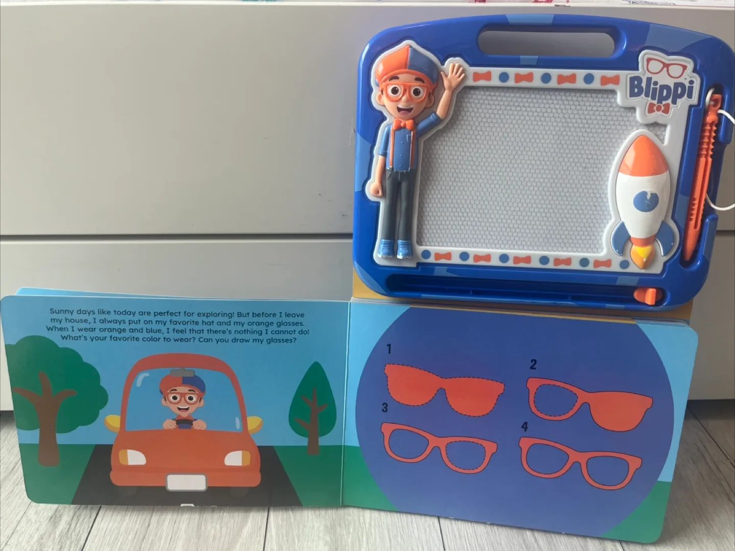 Blippi Magnetic Drawing Board - Ages 3+ image indicator(3)