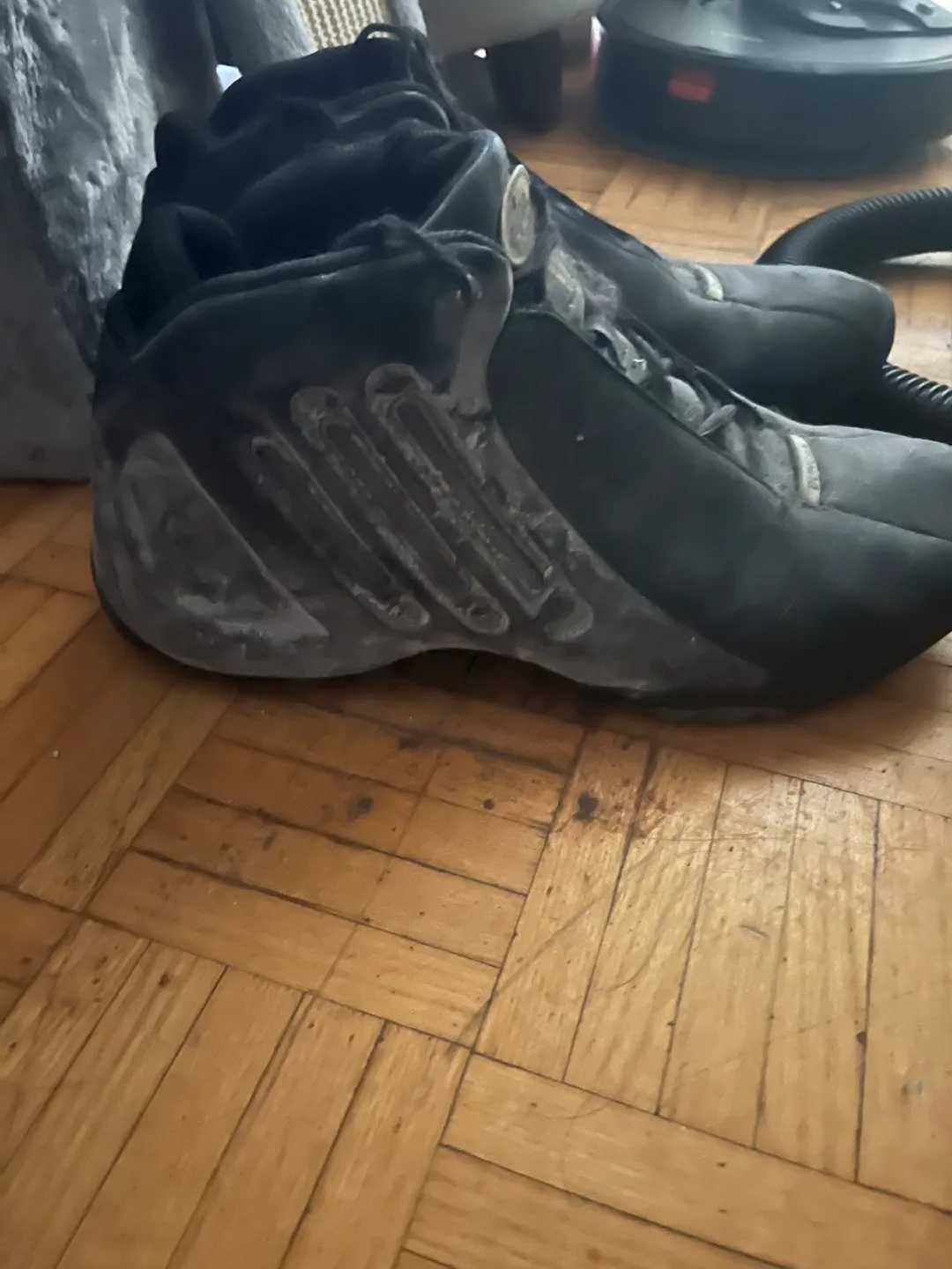 Black Basketball Shoes thumbnail