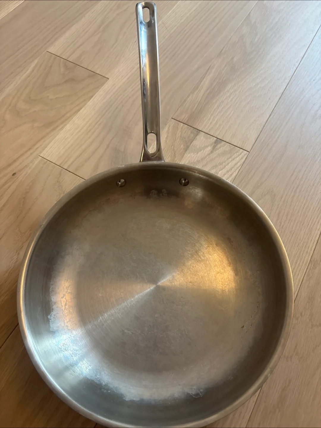 Viking 10-inch Stainless Steel Frying Pan image indicator(2)