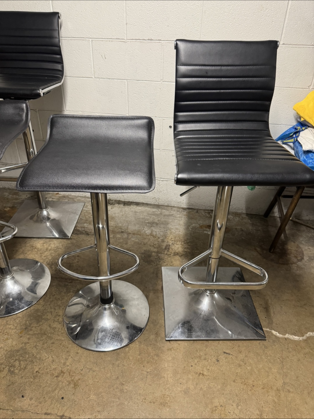 Set of 4 Black Bar Stools - photo 3