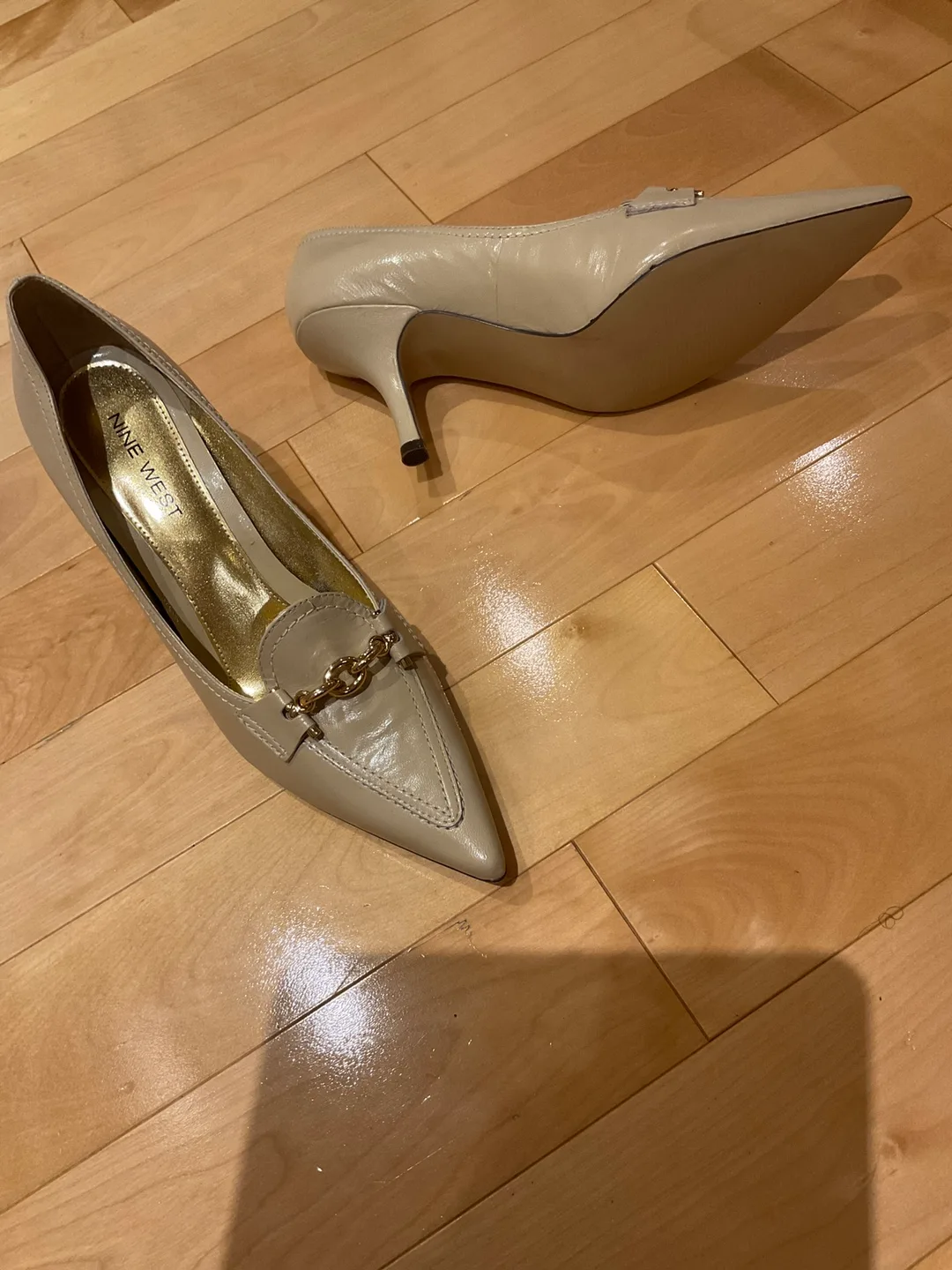 Nine West Leather Heels - Size 8.5M image indicator(2)