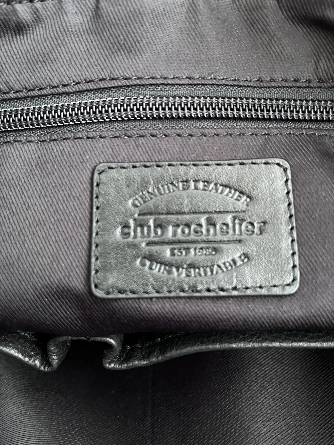 Leather Messenger Bag image indicator(3)
