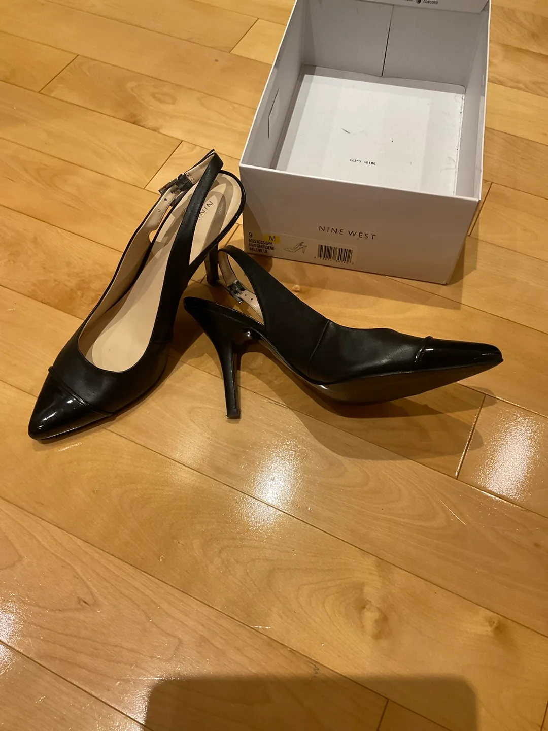 Nine West Black Slingback Heels - Size 9 image indicator(2)