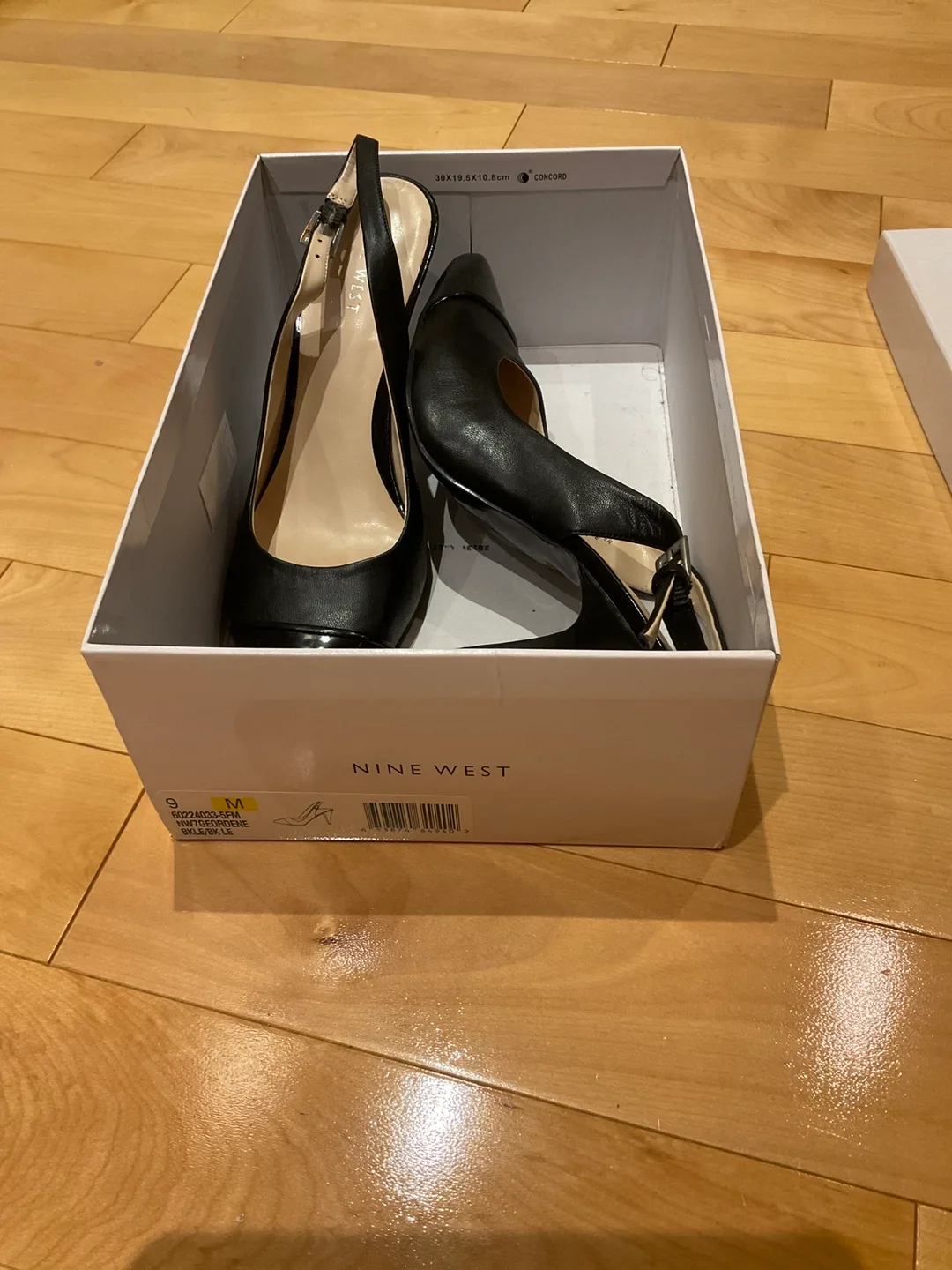 Nine West Black Slingback Heels - Size 9 image indicator(5)