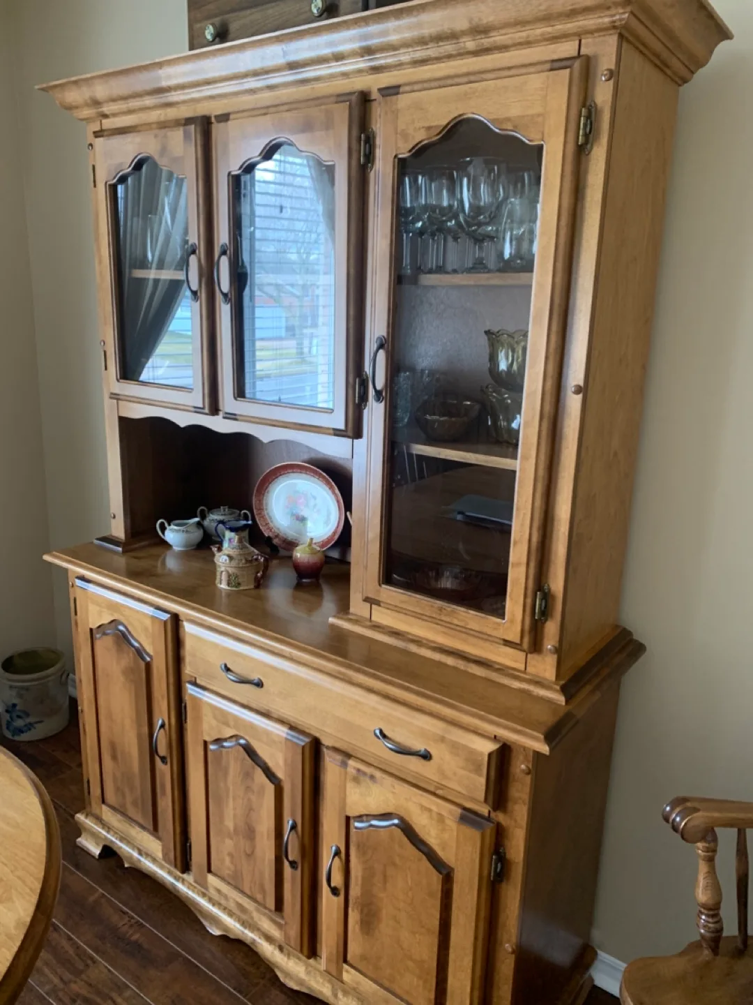 Dining Room Set - Maple image indicator(6)