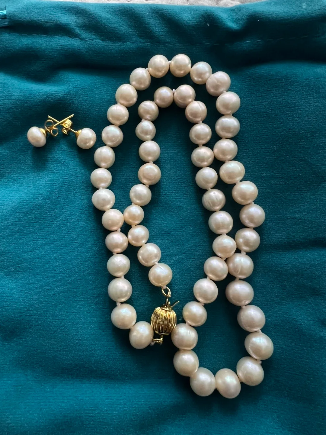 Real Akoay pearl necklace earrings