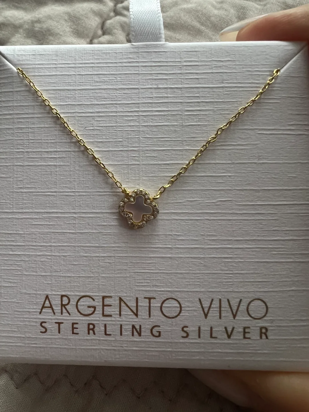 Silver clover necklace