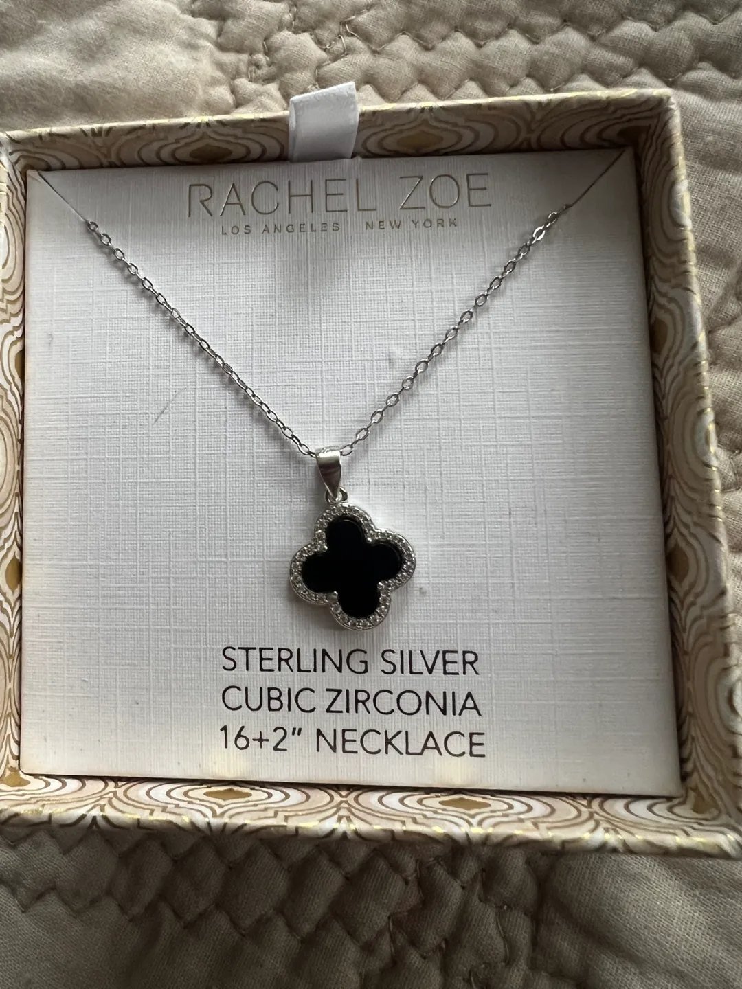 Silver clover necklace