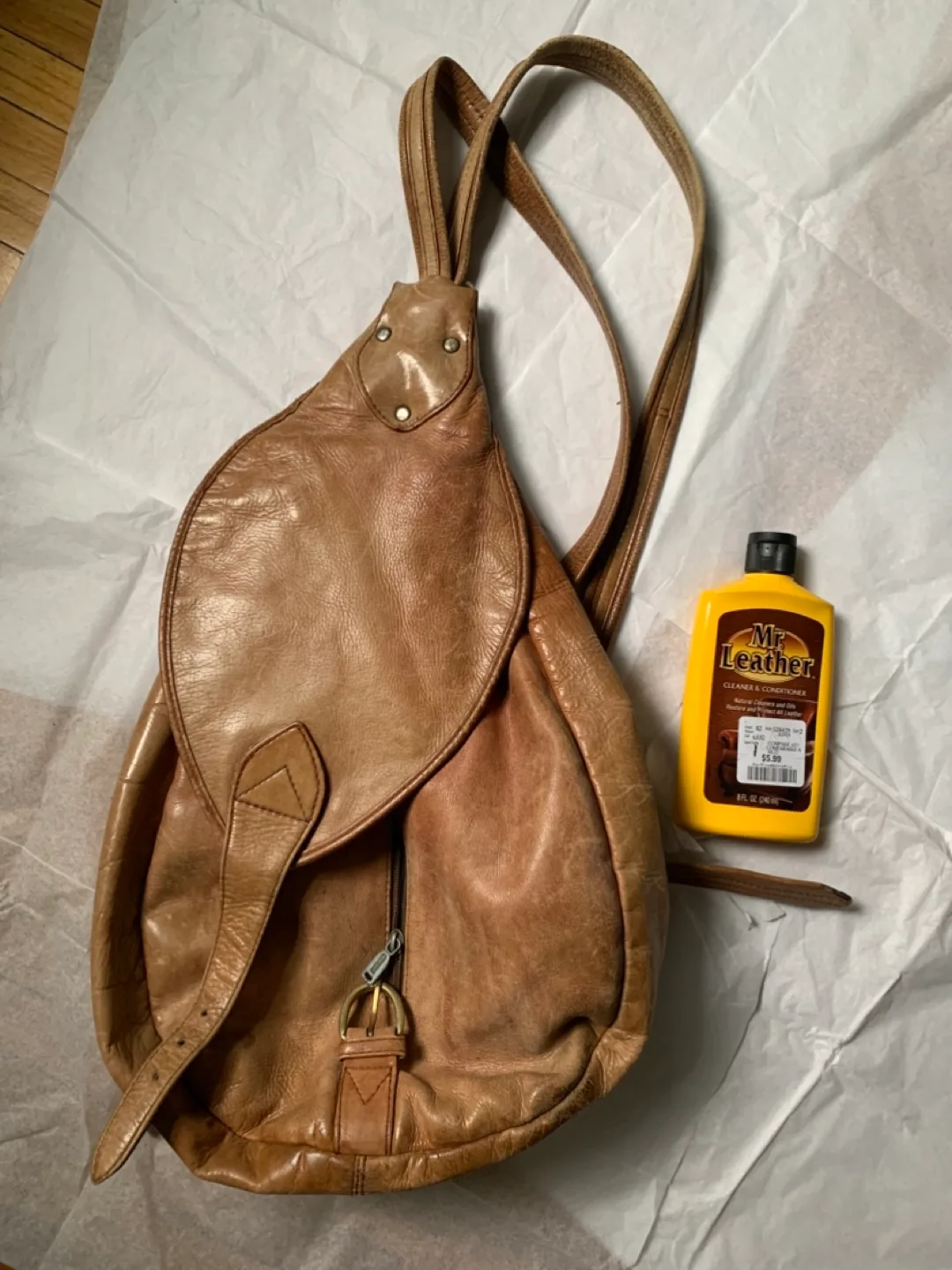 Spanish Leather Backpack + leather cleaner image indicator(2)