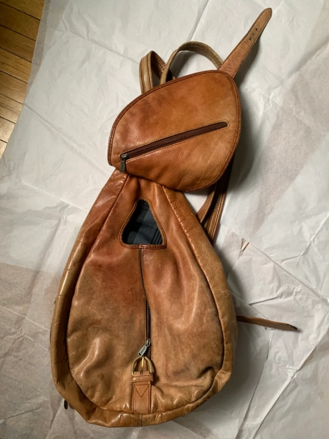 Spanish Leather Backpack + leather cleaner image indicator(4)