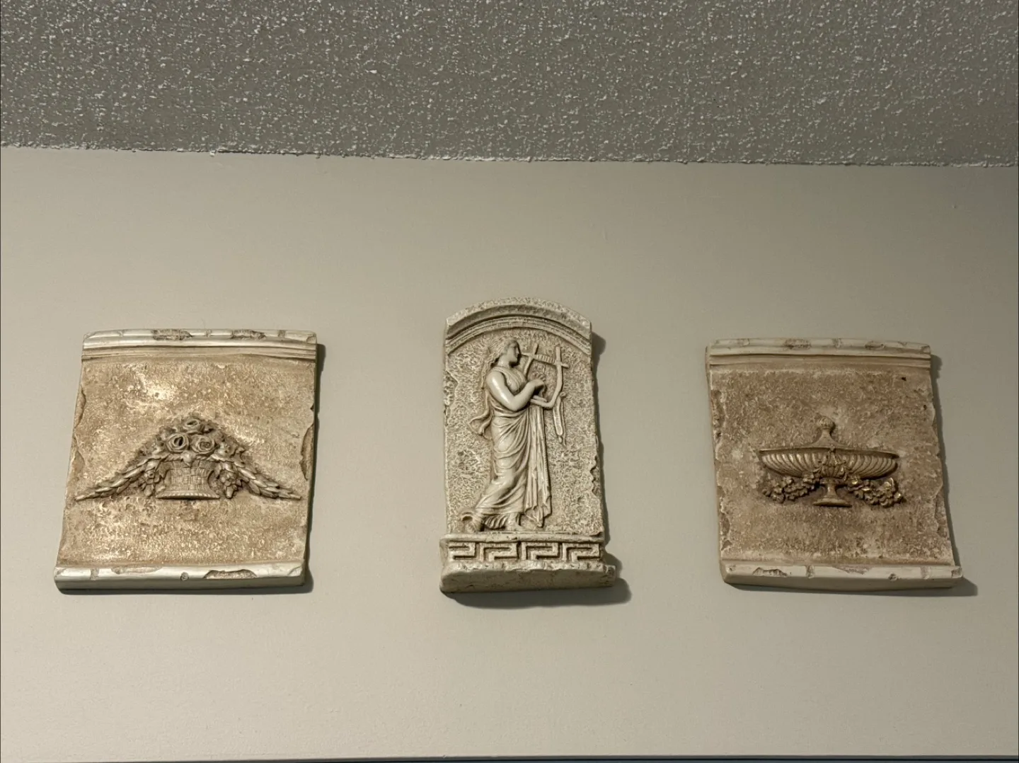 Wall Art Plaques Set thumbnail