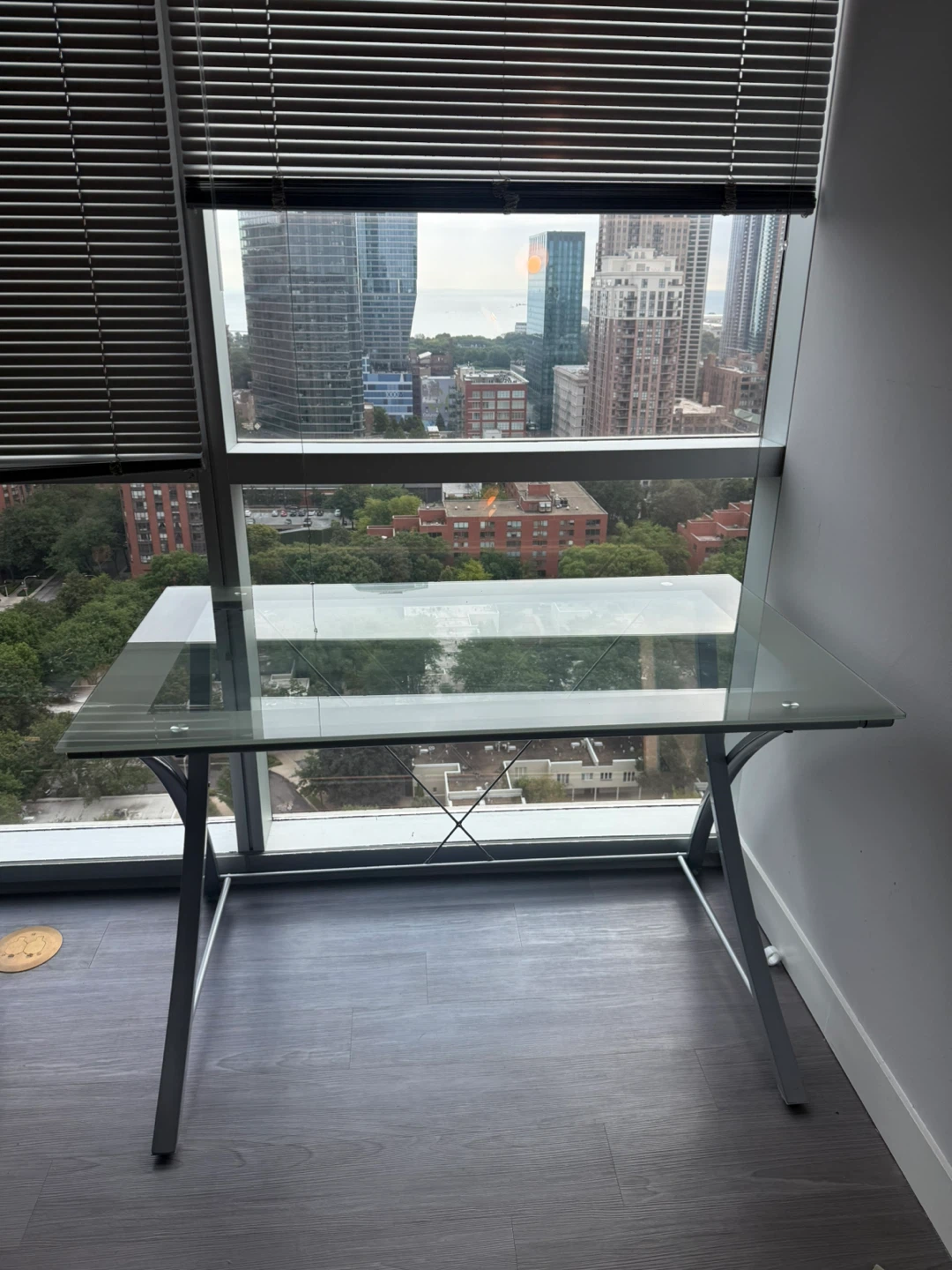 Glass desk! South loop pick up