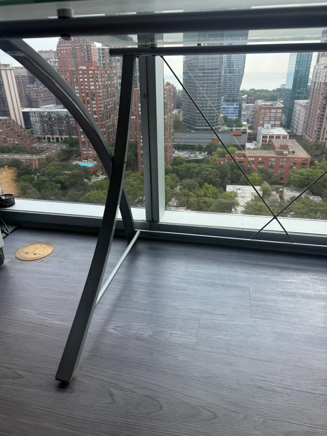 Glass desk! South loop pick up - photo 3