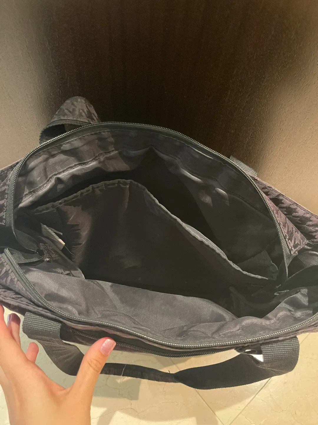 Wilson Tote Bag - Houndstooth Pattern image indicator(3)