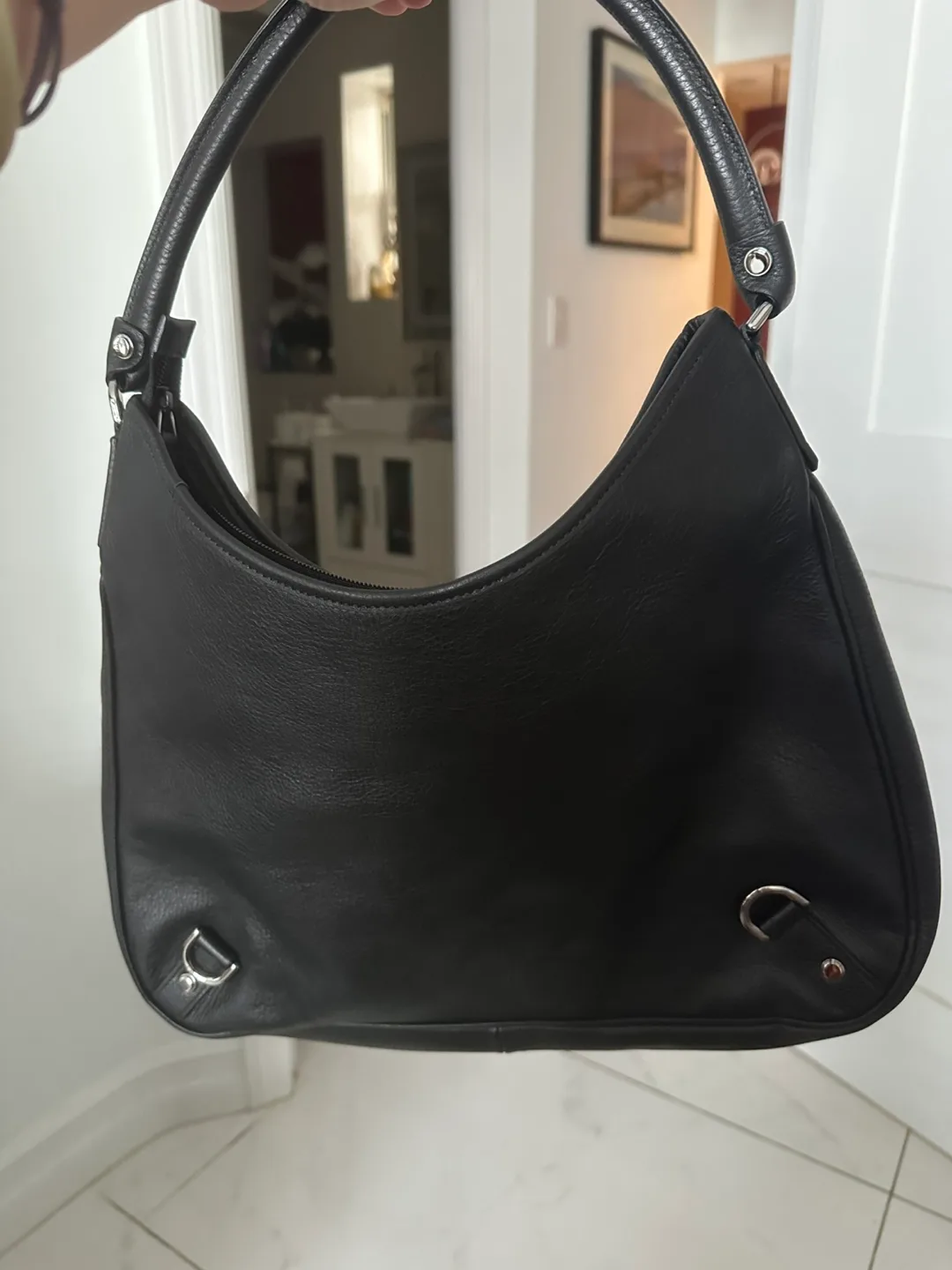 Gucci Black Leather Shoulder Bag image indicator(2)