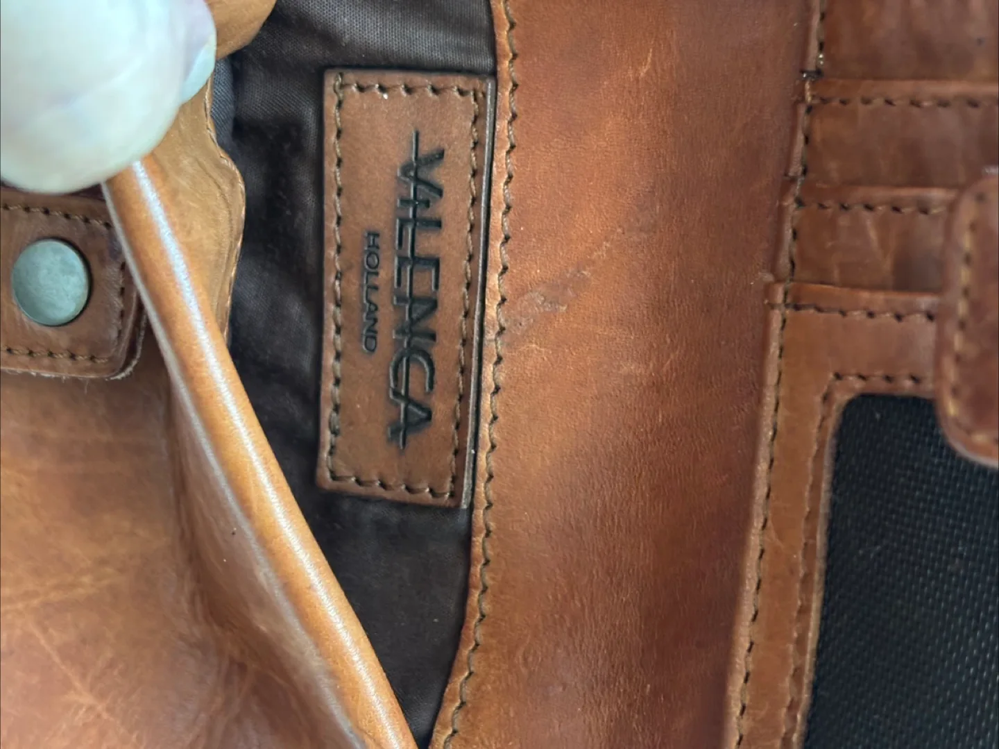 Vilenca Holland Brown Leather Wallet image indicator(4)