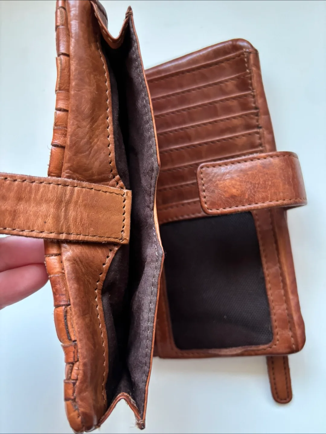 Vilenca Holland Brown Leather Wallet image indicator(3)