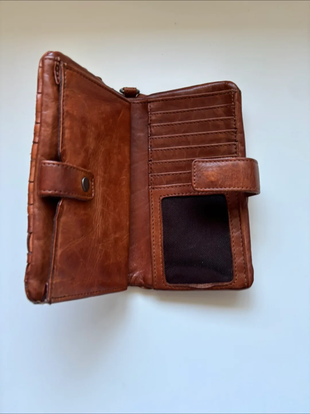 Vilenca Holland Brown Leather Wallet image indicator(2)
