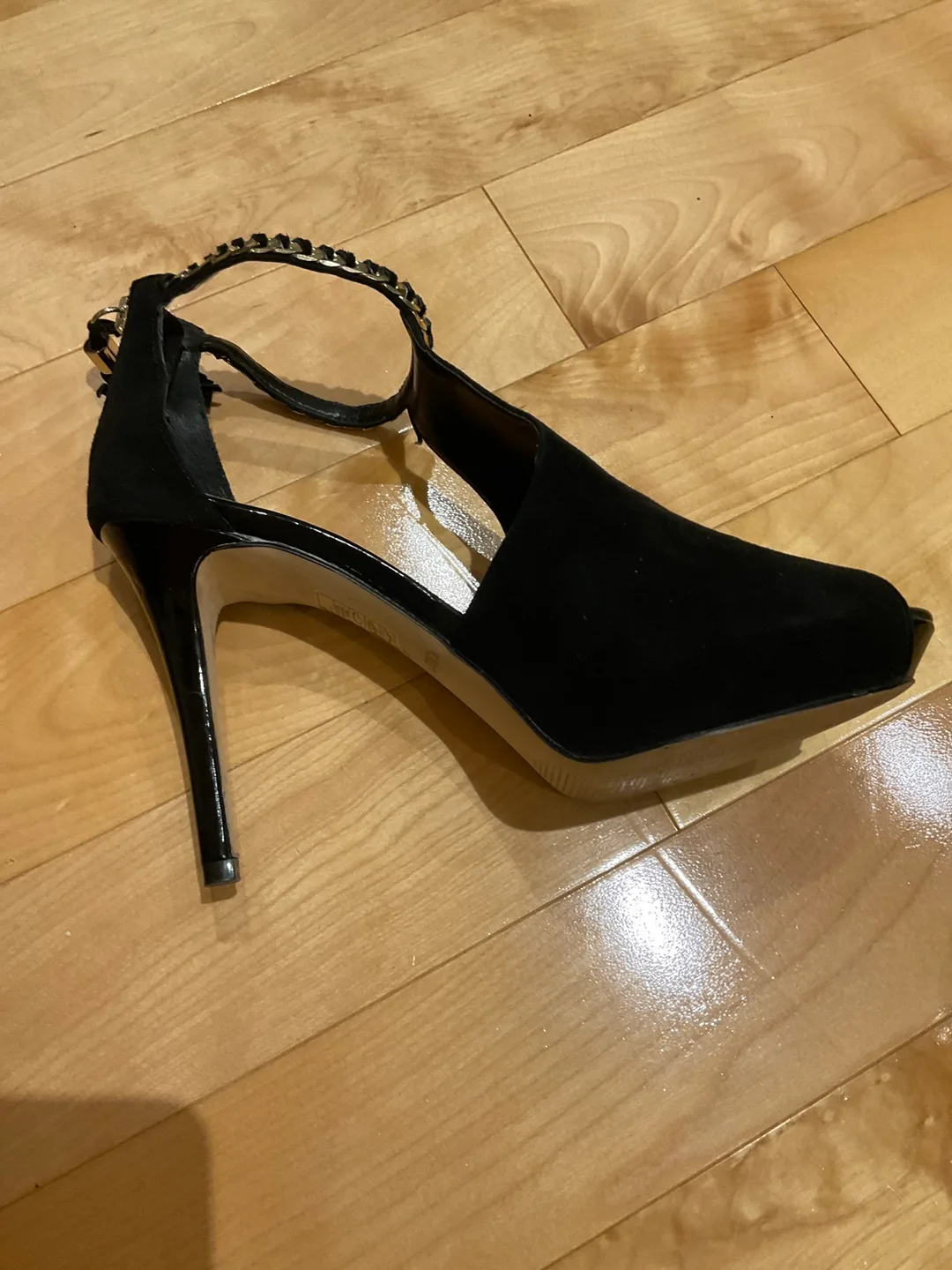 White House Black Market Heels - Size 8M image indicator(5)