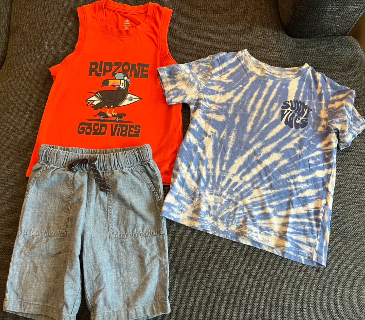 Kids Clothes Bundle - Size 4-6Y thumbnail