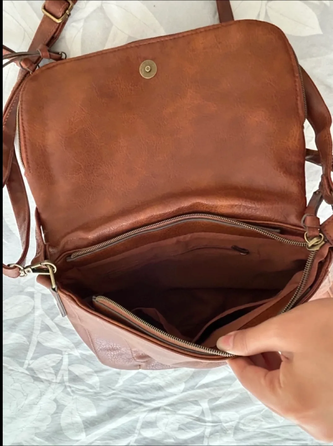 Brown real leather shoulder/Crossbody Bag(new) image indicator(6)