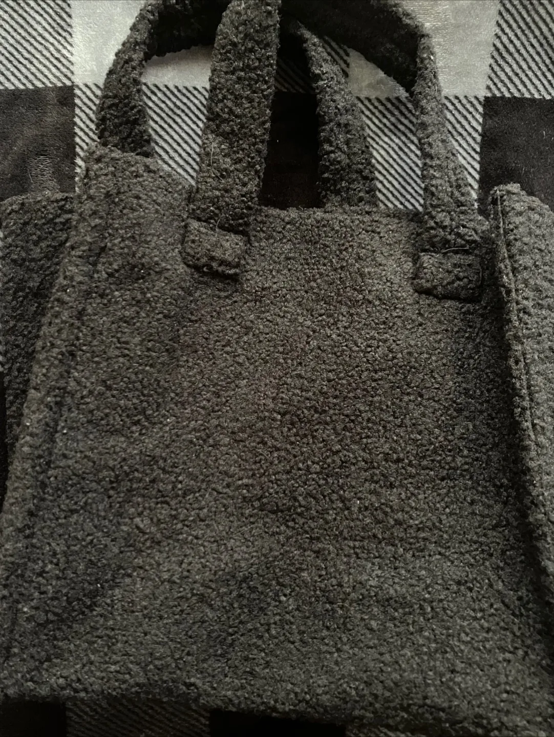 (Dollarama) Black Tote Bag image indicator(2)